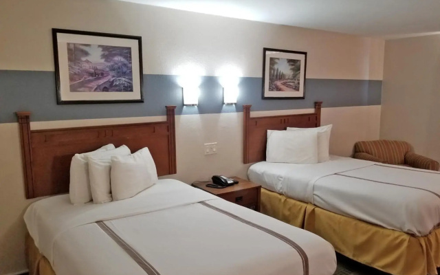 photo 4 of Americas Best Value Inn Marshall