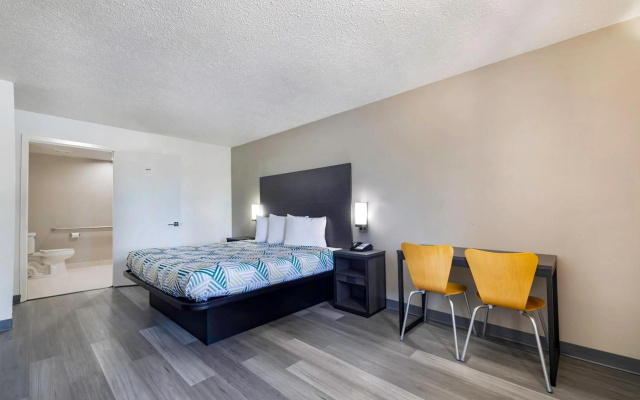 photo 5 of Motel 6 Lake Charles, LA