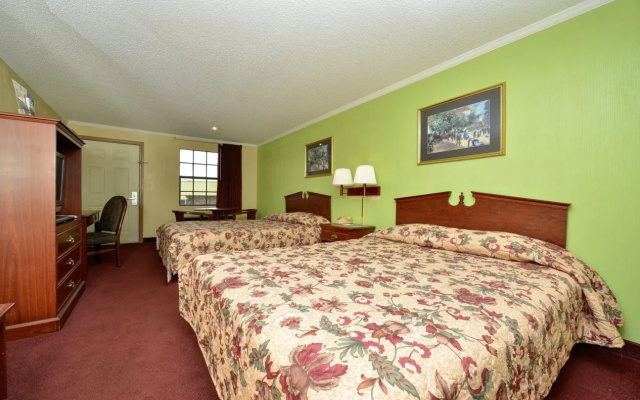 photo 4 of Days Inn by Wyndham Camden AR
