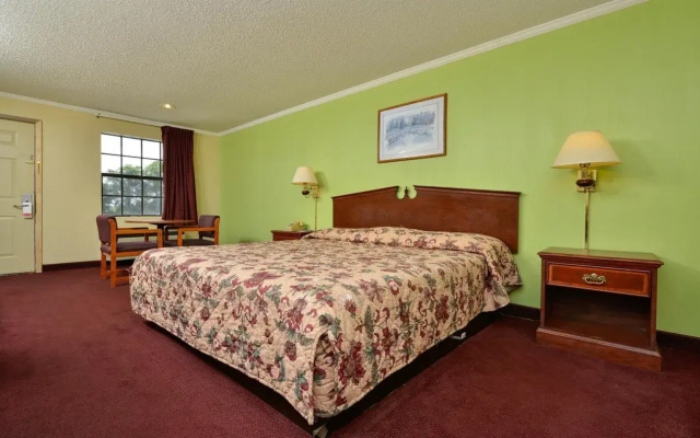 photo 5 of Days Inn by Wyndham Camden AR