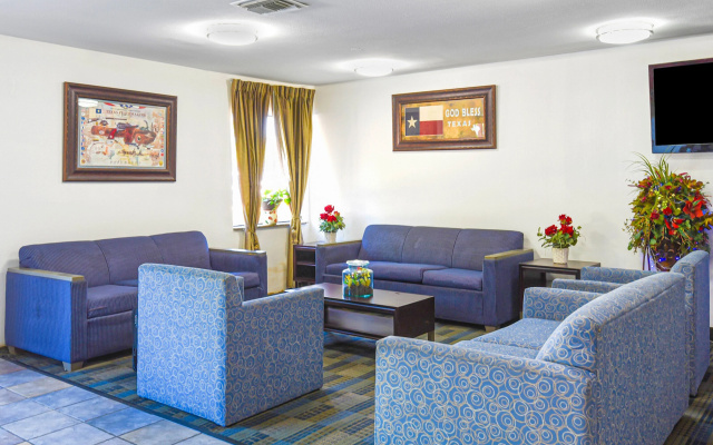 photo 2 of Americas Best Value Inn Irving DFW Airport South