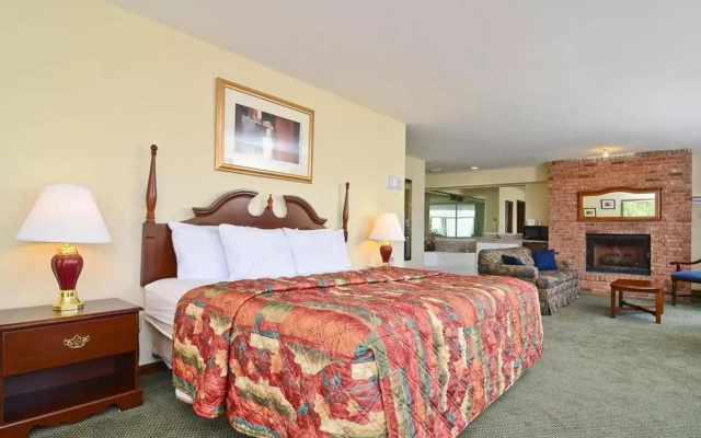 photo 2 of Americas Best Value Inn-Lake St. Louis