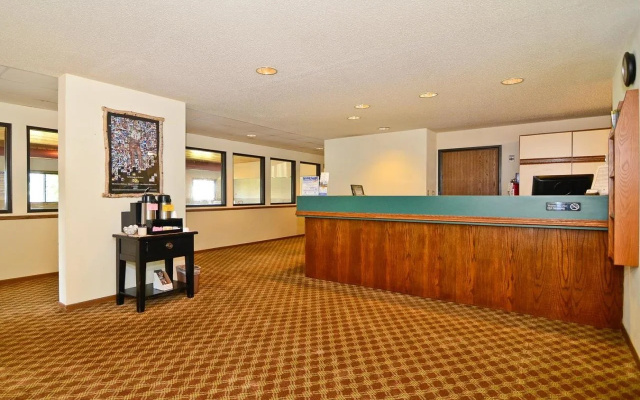 photo 2 of Super 8 by Wyndham Hayward WI