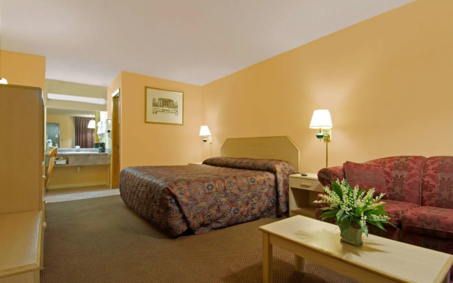 photo 2 of Cabarrus Inn