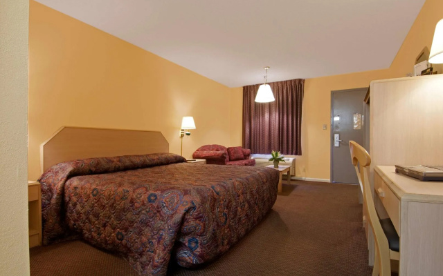 photo 3 of Cabarrus Inn