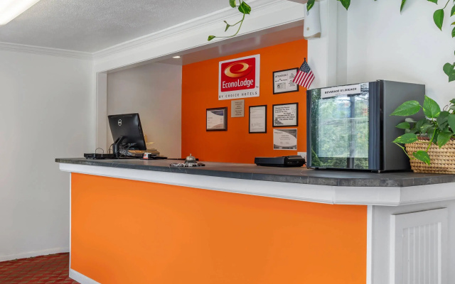 photo 2 of Econo Lodge Lee - Great Barrington