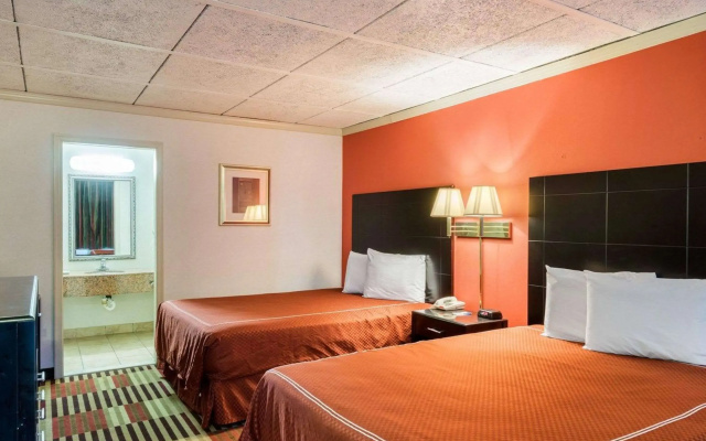 photo 5 of Rodeway Inn University Hotel