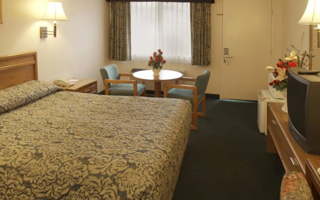 photo 3 of Starlight Inn