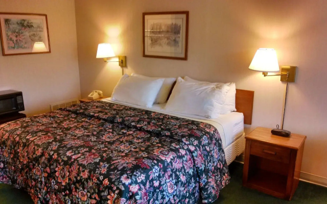 photo 4 of Americas Best Value Inn Marion, NC