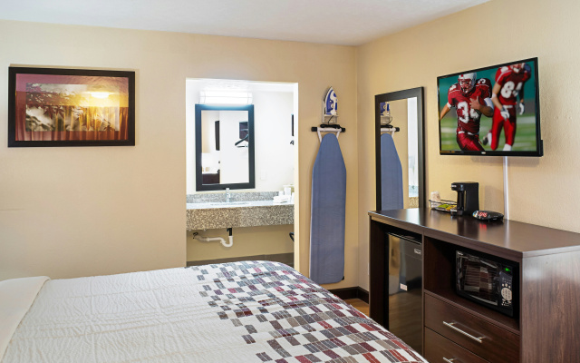photo 5 of Red Roof Inn Indianapolis East