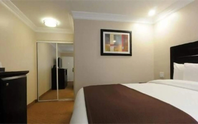 photo 2 of Raincross Hotel
