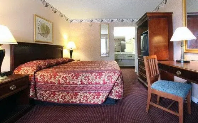 photo 2 of American Inn & Suites