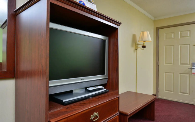photo 3 of Americas Best Value Inn Camden