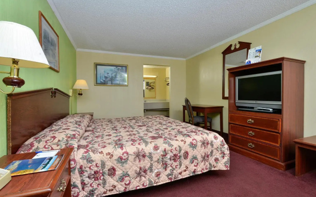 photo 4 of Americas Best Value Inn Camden