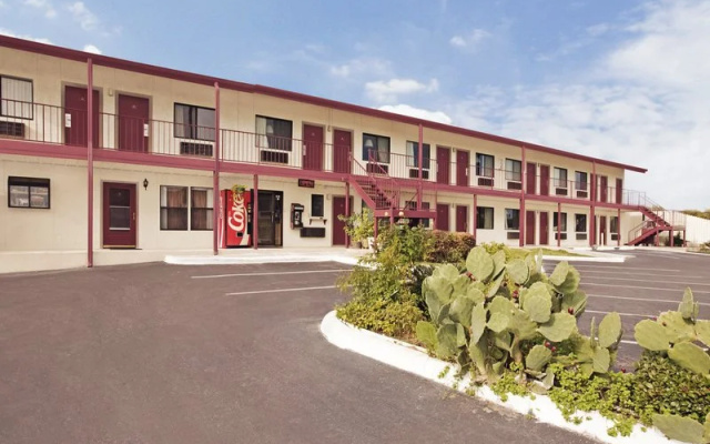 photo 2 of Americas Best Value Inn
