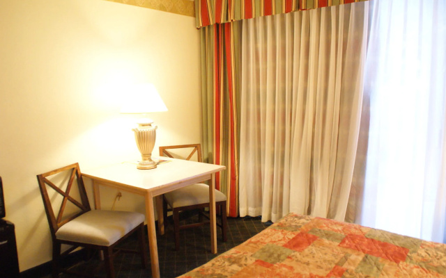 photo 4 of Brentwood Inn & Garden