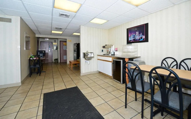 photo 4 of Americas Best Value Inn Allentown