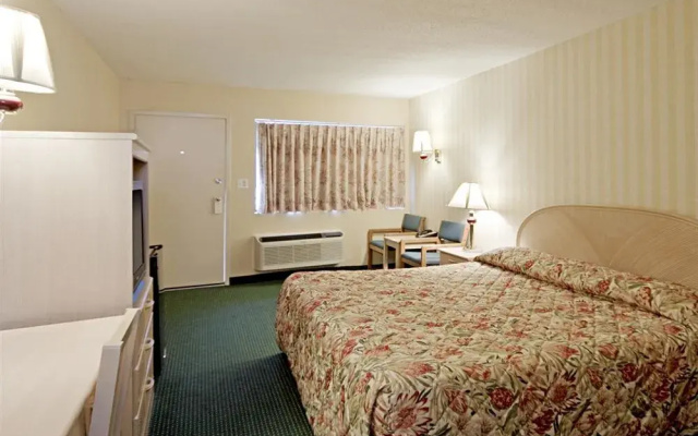 photo 5 of Americas Best Value Inn - Springfield / Glenstone