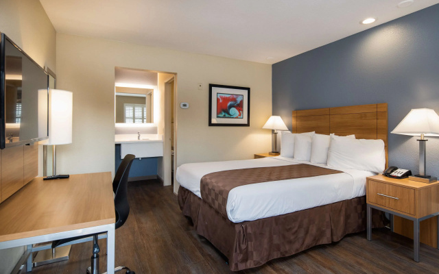 photo 3 of SureStay Hotel by Best Western Fairfield Napa Valley