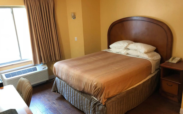 photo 2 of Americas Best Value Inn Addison Dallas