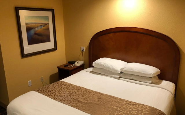 photo 5 of Americas Best Value Inn Addison Dallas