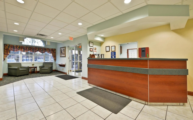 photo 2 of Americas Best Value Inn & Suites Lake Charles at I-210 Exit 5
