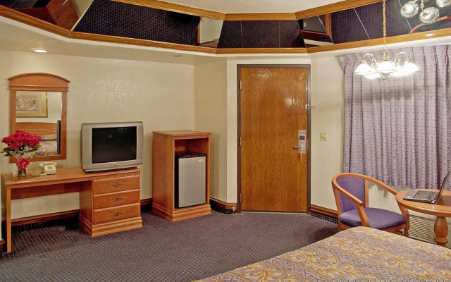 photo 4 of Americas Best Value Inn & Suites Los Angeles Downtown SW