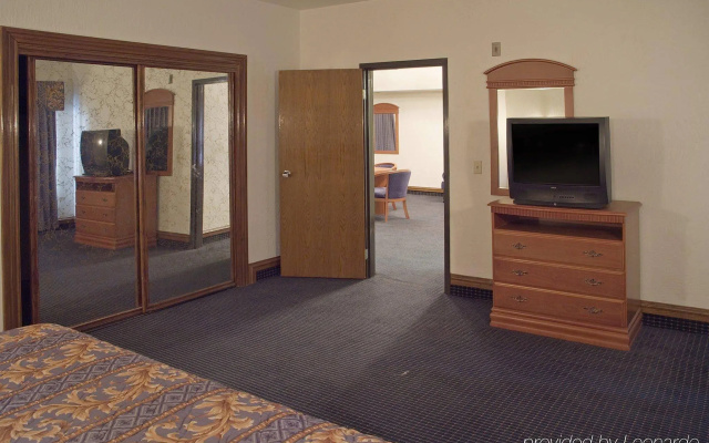 photo 5 of Americas Best Value Inn & Suites Los Angeles Downtown SW