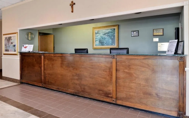 photo 2 of Americas Best Value Inn Baton Rouge
