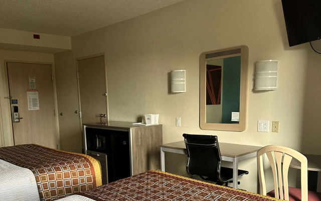 photo 4 of Howard Johnson by Wyndham Clarksville Tennessee