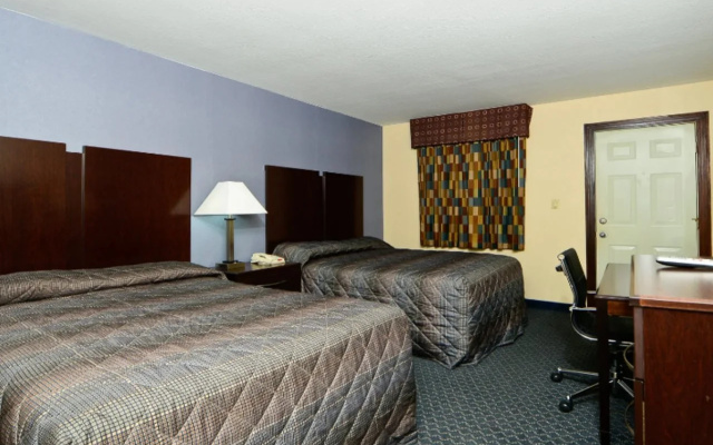 photo 2 of Golden Hill Inn Danbury
