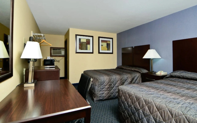 photo 3 of Golden Hill Inn Danbury
