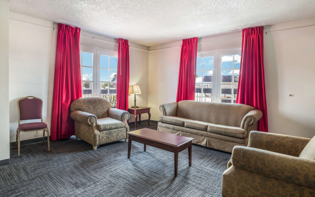 photo 3 of Americas Best Value Inn Denver
