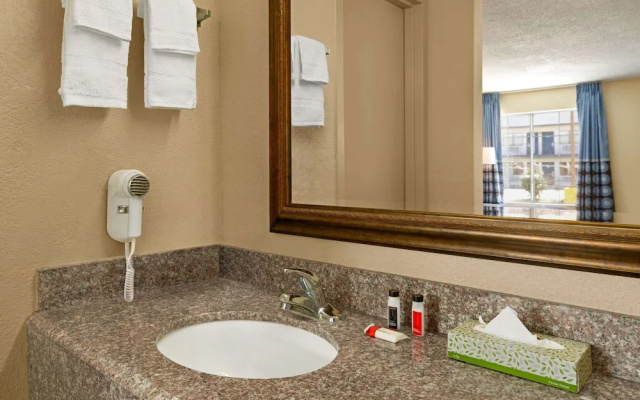 photo 4 of Americas Best Value Inn - Gulfport