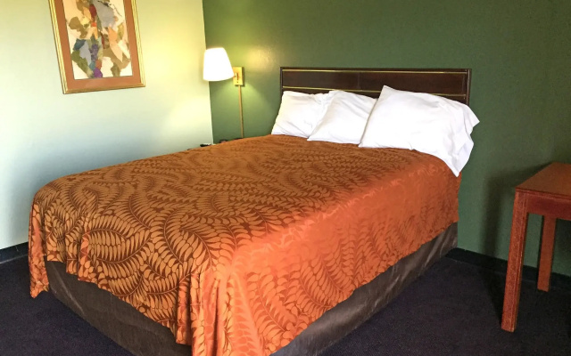 photo 3 of Americas Best Value Inn Manchester, TN