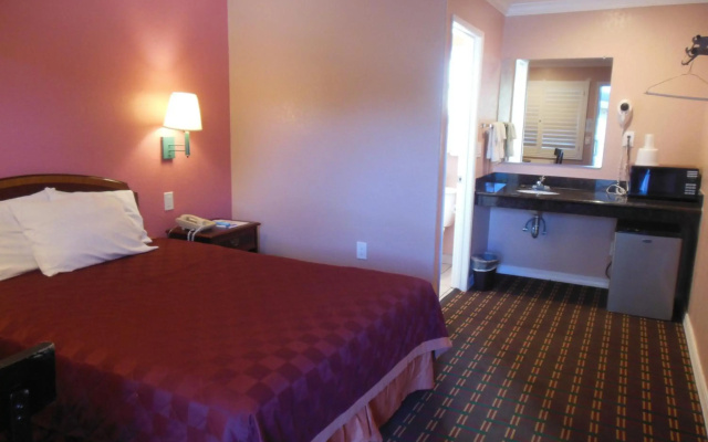 photo 3 of Sealamp Inn