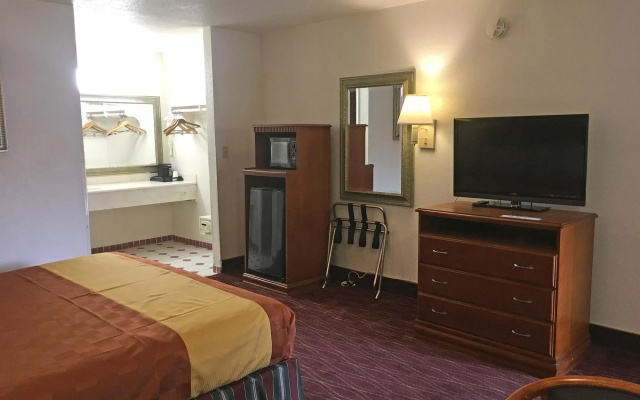 photo 4 of Americas Best Value Inn Pico Rivera Los Angeles E