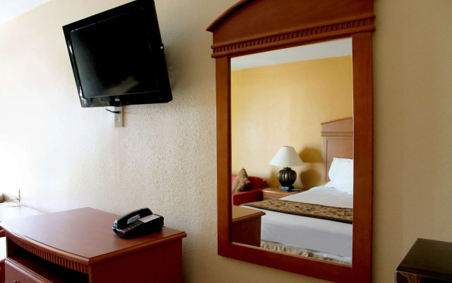 photo 3 of Americas Best Value Inn AT&T Center