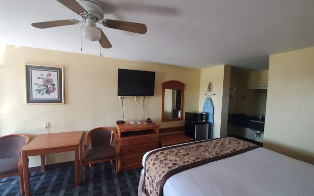 photo 4 of Americas Best Value Inn AT&T Center