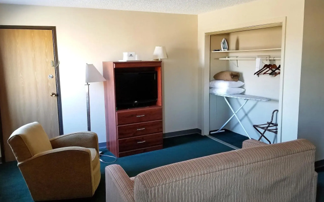 photo 3 of Americas Best Value Inn St. Louis South