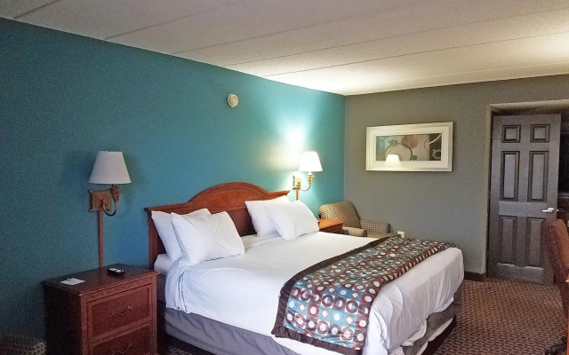 photo 3 of Americas Best Value Inn St. Louis Downtown