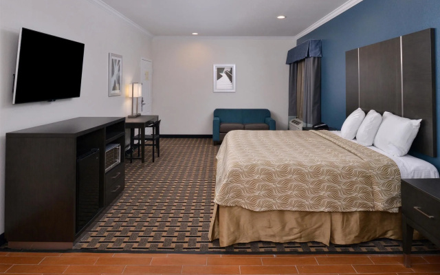 photo 5 of Regency Inn and Suites