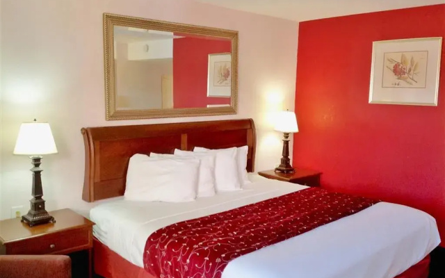 photo 2 of America's Best Value Inn & Suites-Cypress Tree Inn