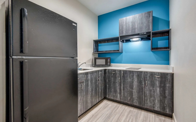 photo 2 of Americas Best Value Inn & Suites Houston at Hwy 6