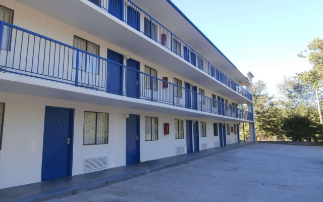 photo 4 of Americas Best Value Inn Tucker