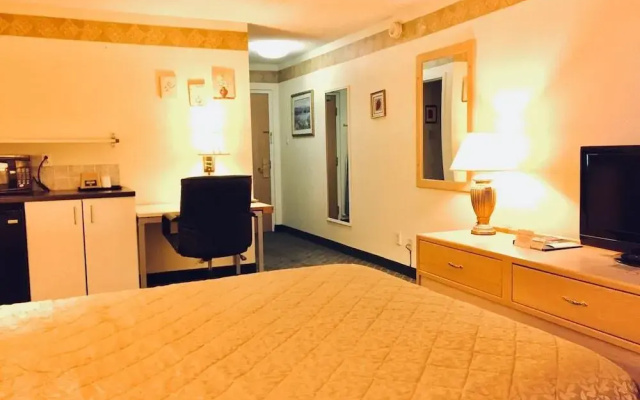 photo 3 of Americas Best Value Inn/brentwood Inn & Garden