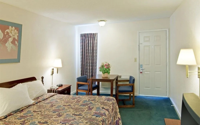 photo 3 of Americas Best Value Inn Buford Mall of Georgia
