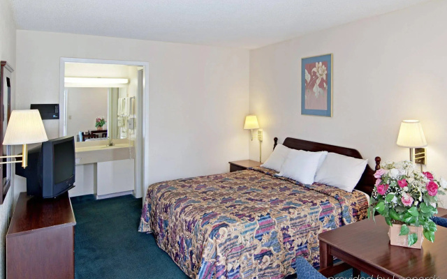 photo 3 of Travel Inn - Buford/Mall of Georgia