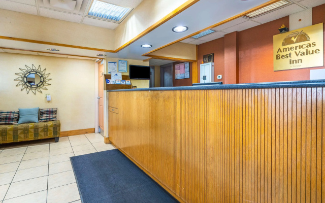 photo 2 of Suburban Studios Chattanooga Northeast - Ooltewah