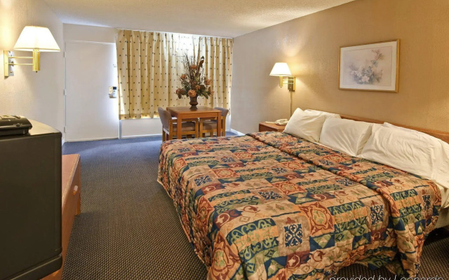 photo 3 of Best Value Inn Garland